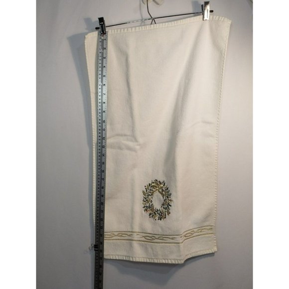 Set Of 6 Holiday Towels 1 Bath 2 Hand 3 Face Christmas Berry Wreath Gold Trim - Picture 8 of 11